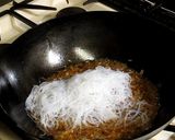 A picture of step 4 of Mapo Tofu-style Cellophane Noodles (Medium Spicy).