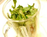 A picture of step 2 of Fragrant Sesame Arugula Sauce.
