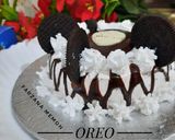 A picture of step 10 of Oreo chocolate cake.
