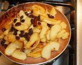 A picture of step 3 of PORK CUTLETS WITH MASHED SWEET POTATOES AND CARAMELIZED APPLES. JON STYLE.