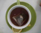 Foto langkah ke 1 dari resep Honey Lemon Tea (hot).