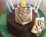A picture of step 6 of Cookie Ice Cream Cake Decorated For a Birthday.