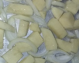 Foto del paso 3 de la receta: Pollo con papas en salsa al huevo