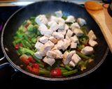 Foto del paso 2 de la receta: Wok de verduras y pollo