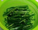 A picture of step 2 of Curry Flavored Green Pepper.