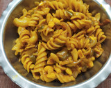 પાસ્તા (Pasta Recipe In Gujarati) રેસીપી સ્ટેપ2ફોટો