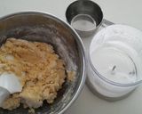 A picture of step 3 of Crispy and Chewy Curry Bread.