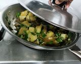 A picture of step 5 of Spring Onion Aloo sabji.