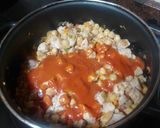 Foto del paso 4 de la receta: Guiso de otoño con garbanzos y carne de cochino