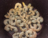 Foto del paso 4 de la receta: Pasta de crema de chipotle con camarones