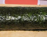 A picture of step 7 of Lettuce Sushi Rolls.