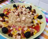 Foto del paso 1 de la receta: Ensalada de quinoa con frutas y pavo