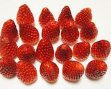A picture of step 1 of Easy Microwavable Low-Cal Strawberry Preserves.