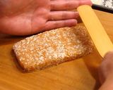 A picture of step 4 of 'Aka Ten' Spicy Deep-fried Kamaboko from Shimane Prefecture.