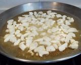 Foto del paso 4 de la receta Paella de sepia y atún con caldo concentrado de Santa Pola
