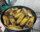 Foto langkah ke 2 dari resep 23. Cemilan dari pisang kepok (bola coklat).
