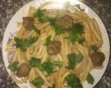 صورة لخطوة 1 من وصفة معكرونة بقطع الكفتة