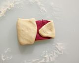 Foto del passaggio 3 della ricetta Pane alle rose con barbabietola e olio evo, cottura airfryer 🌷