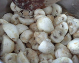 Foto del paso 7 de la receta: Solomillo en salsa de champiñones