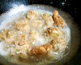 A picture of step 4 of Chilli n spice chicken with french fries n mayo garlic sauce😋.