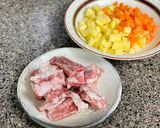 Hình bước làm 1 của món Cháo Sườn Khoai Tây Cà Rốt