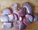 Foto del paso 2 de la receta Mix de encurtidos tricolor: zanahoria, cebolla roja y calabacín
