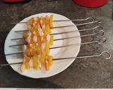 Foto del paso 8 de la receta: Falsas migas de cuscús con verdura su chorizo y brochetas de langostinos con piña