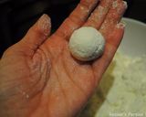 A picture of step 2 of Cheese balls.