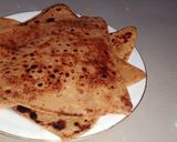 A picture of step 5 of Masala parantha.