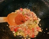 A picture of step 4 of Egg kothu chapati.