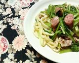 A picture of step 2 of Grilled Udon with Sausages and Komatsuna.