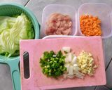 Foto langkah ke 1 dari resep Ayam Gandum Gulung Sayur.