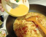 Foto langkah ke 5 dari resep Sup Tomat dan Telur.