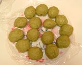 A picture of step 5 of So Cute! Turtle-Shaped Melon Bread.