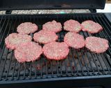A picture of step 5 of Flavor Blast Cheese Burgers.
