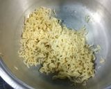 Foto langkah ke 2 dari resep Mie Kari Kuah Susu.