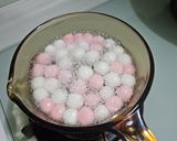 A picture of step 2 of Red Bean Soup with Sweet Rice Balls.