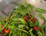 Foto langkah ke 4 dari resep Tumis Kangkung Terasi.