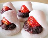 A picture of step 11 of Mini Strawberry Daifuku.