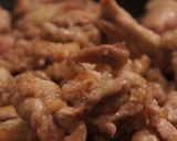 A picture of step 3 of Sweet, Sour, and Spicy Grilled Pork Offcuts.