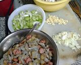 A picture of step 1 of Shrimp with veggie and hot dogs.