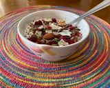 Foto del paso 3 de la receta: Kéfir con frambuesas y frutos secos