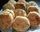 A picture of step 7 of Mandys mini tuna burger bites.