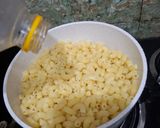 Foto langkah ke 2 dari resep Makaroni Mix Saus Keju.