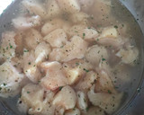 Foto del paso 1 de la receta: Arroz con pollo y champis al horno