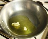 A picture of step 6 of Simmered Seafood Spaghetti.