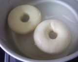 A picture of step 4 of Beautifully Glossy Bagels.