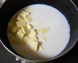 A picture of step 7 of White Chocolate No-Bake Cheesecake.