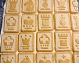 A picture of step 5 of No-Bake Chessmen Banana Pudding.