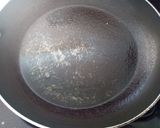 A picture of step 4 of Egg roll.